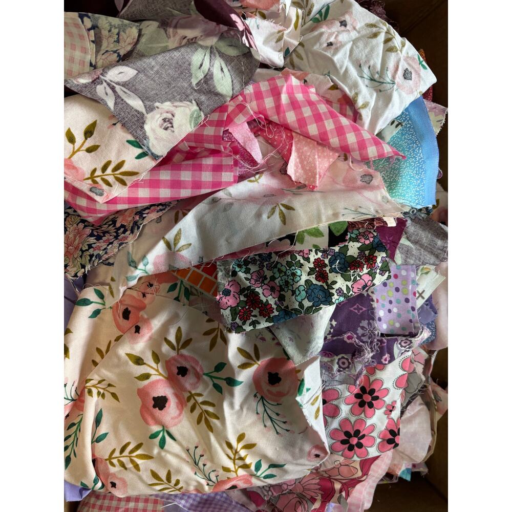 Cotton Fabric Remnants 3 Pounds Quilting Sewing Scrap Lot Rainbow Pink Purple - Picture 3 of 3